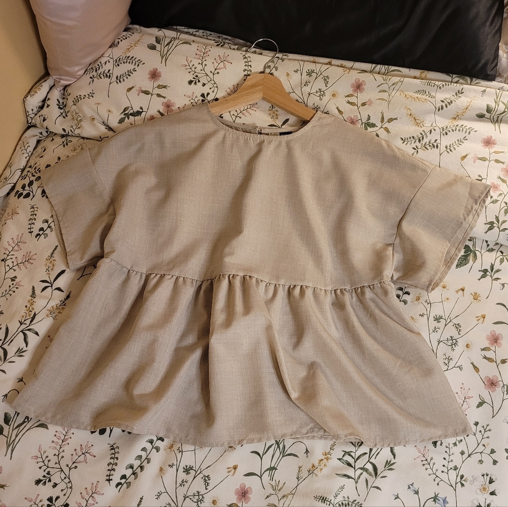 SHEIN Beige Relaxed Peplum Tunic Top